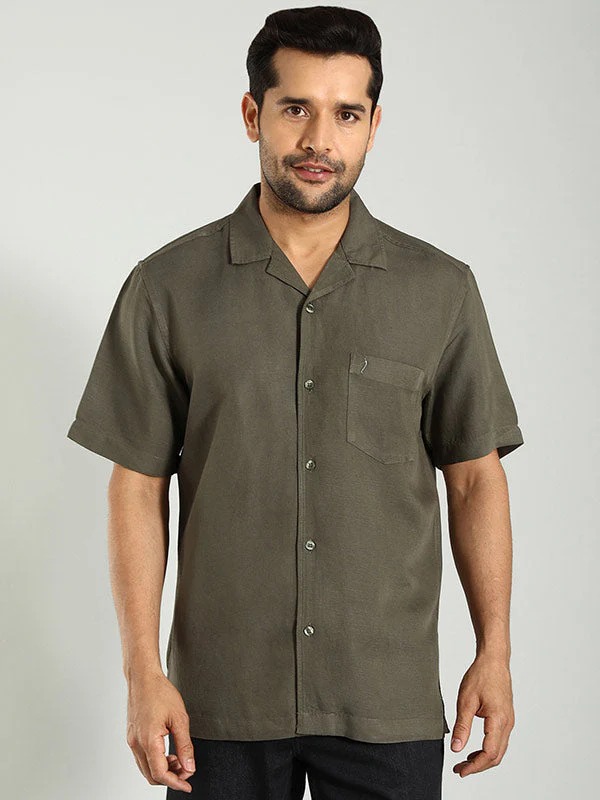 Indian Terrain Men's Regular Fit Half Sleeve Solid Green Shirt